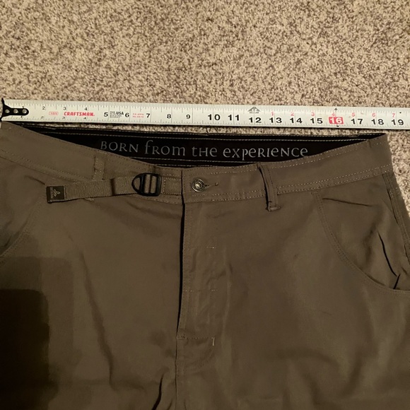 Prana Zion pants. Great condition left side leg pocket built in waist adjustment - Picture 4 of 5
